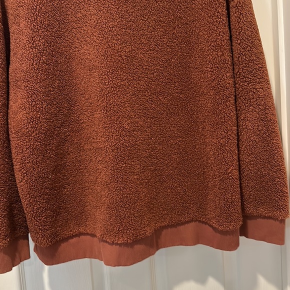 Women’s Kenneth Cole Sweatshirt - Picture 7 of 7